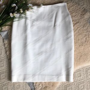 White House Black Market Cream Size 4 Skirt